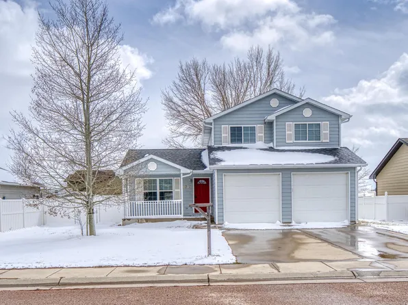 1210 Avalon Ct, Gillette, WY 82716