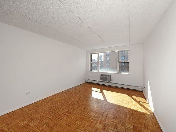 4th image of 301 Elizabeth St #202