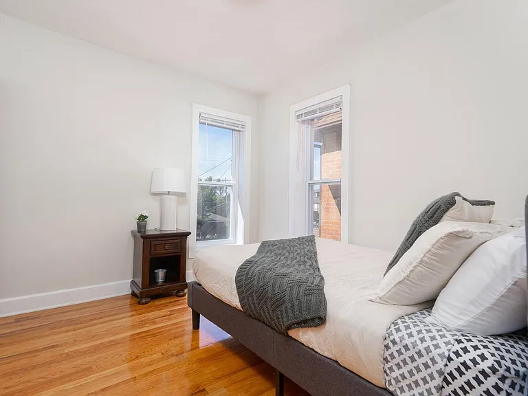 1363 Indianola Ave — Photo 17