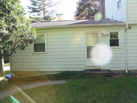 5th image of 9 Hillside Dr