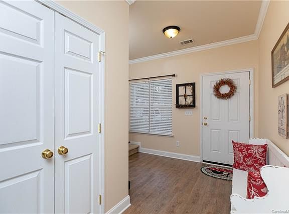 3rd image of 1121 Geyser Ct
