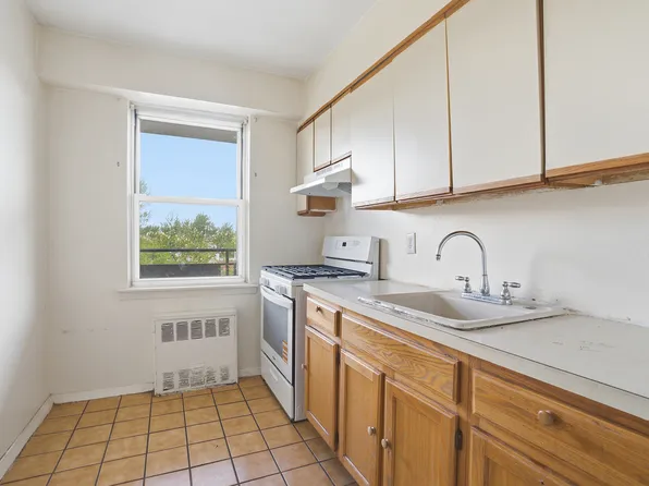 Martinique, 80 Passaic Ave APT 6K, Passaic, NJ 07055
