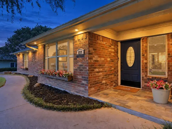 257 Willow Ridge Rd, Fort Worth, TX 76103