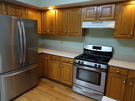 2nd image of 706 S Fisher St