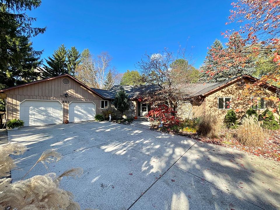 1st image of 801 S 16th Ct