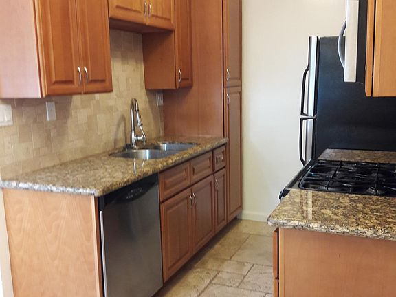 2nd image of 1015 Ashland Ave