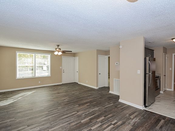 4th image of 346 Woodale Dr