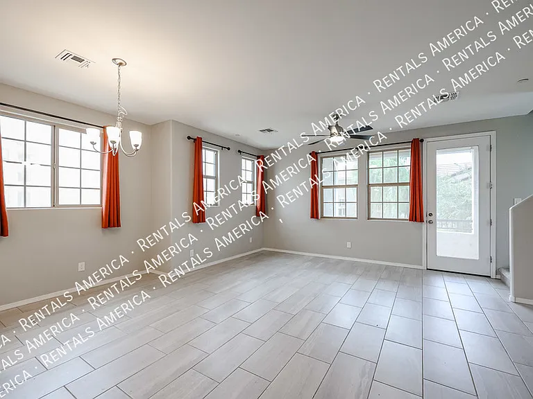 1701 E Dogwood Ln — Photo 13