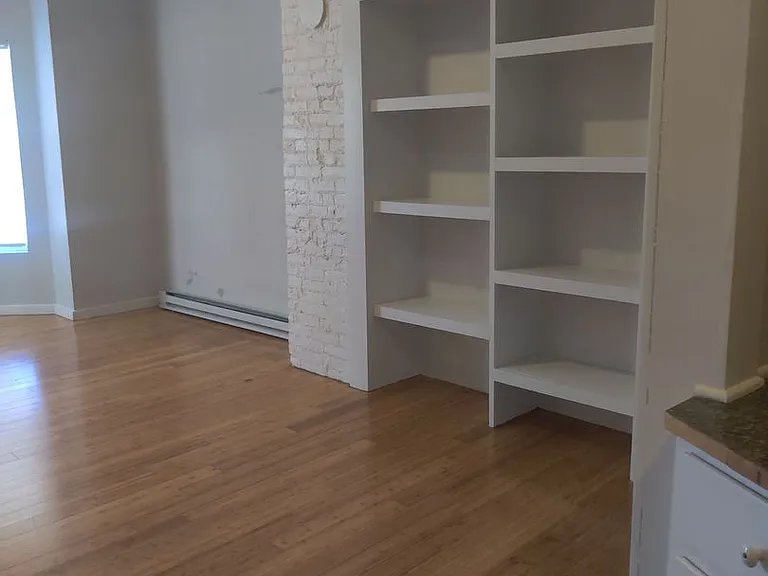 312 S Washington St — Photo 6