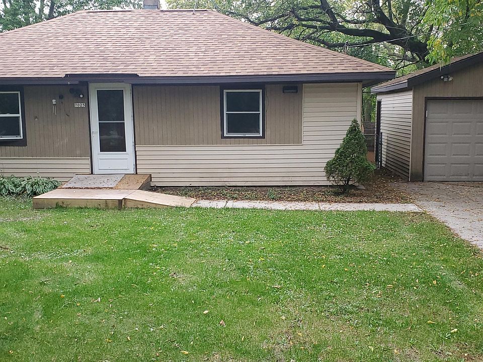 2nd image of 7025 N River Rd