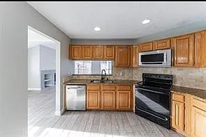 3 bed, 2.0 bath, 1549 sqft, $2,175 — Photo 3