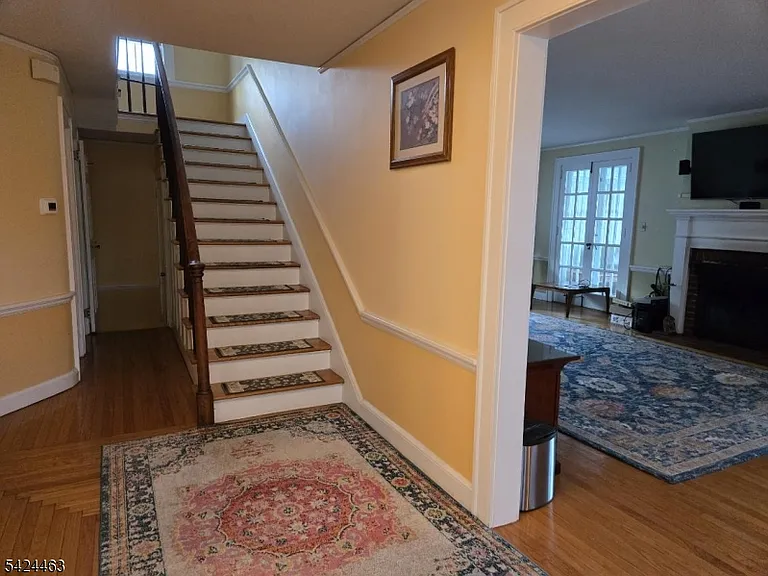 8 Spring Ln — Photo 7