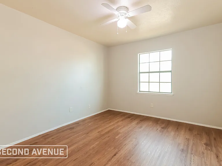 416 Woodcrest Way — Photo 17