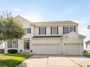 2310 Sand Hills Dr, Papillion, NE 68046