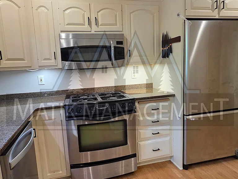 1420 Ridge Cliff Ln NE — Photo 18