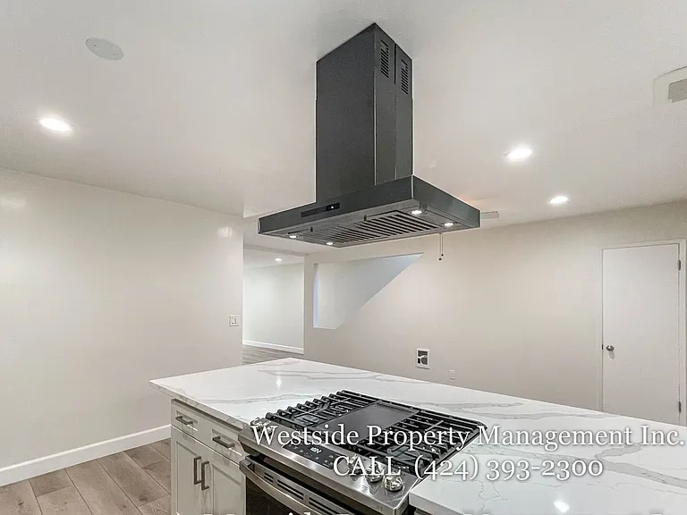 942 7th St #5 — Photo 4