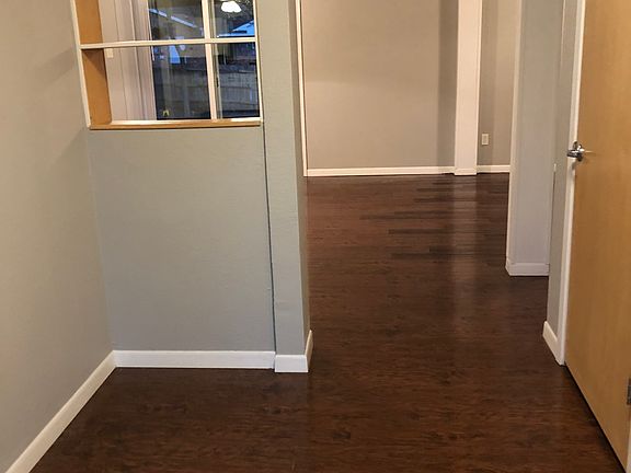4th image of 3201 Cordova Dr