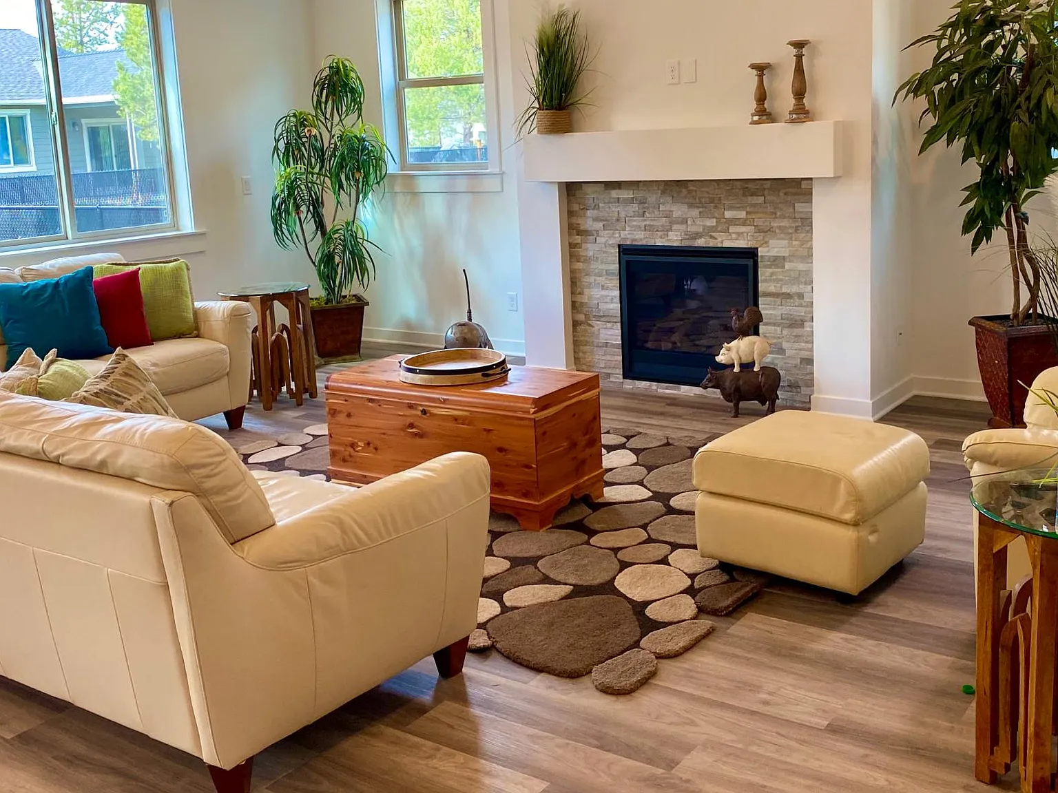 4 bed, 2070 sqft, $2,200 — Photo 2