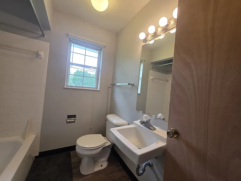 542 Maple Tree Ln — Photo 8