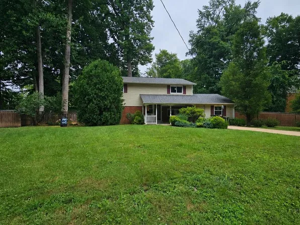 8913 Cromwell Dr, Springfield, VA 22151