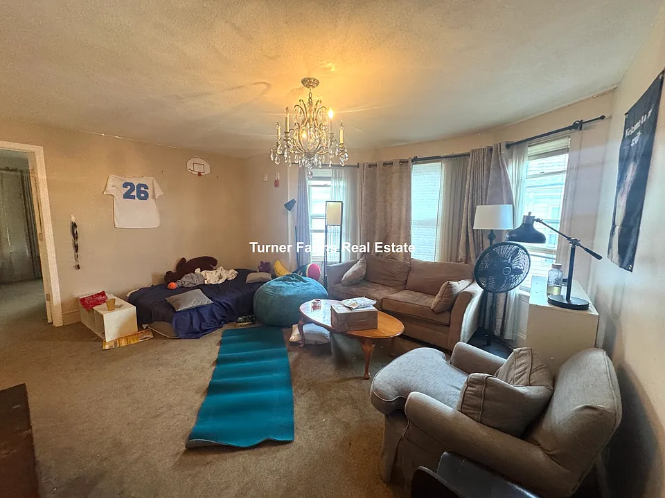 11 Bowdoin St #2F