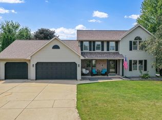 1236 Benjamin Ct, Green Bay, WI 54311