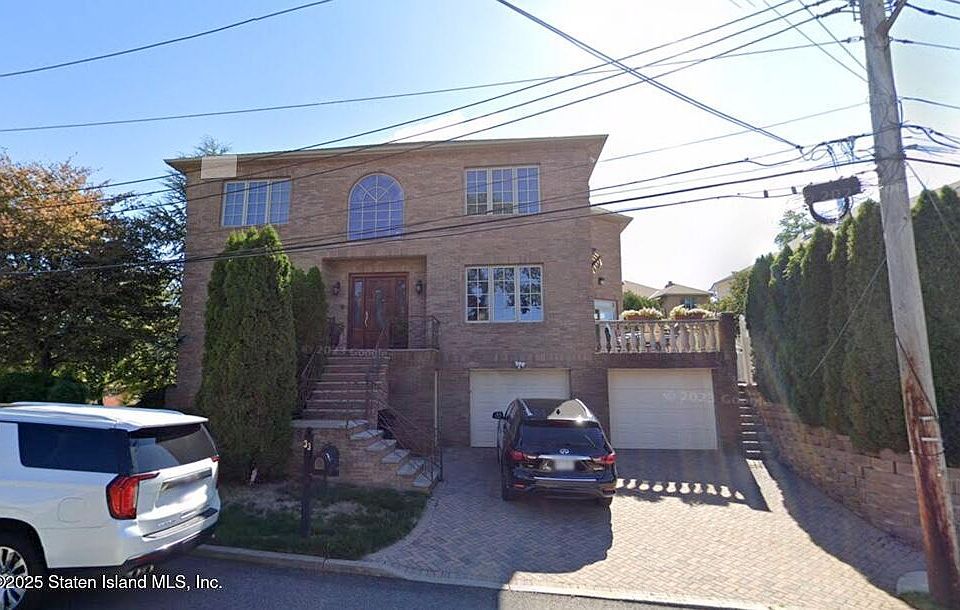 1st image of 33 Oakdale Ave