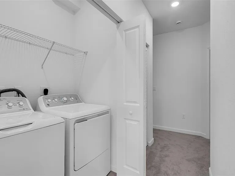 105 SW 184th Ave — Photo 16