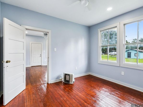 baton-rouge-louisiana-441803309 picture