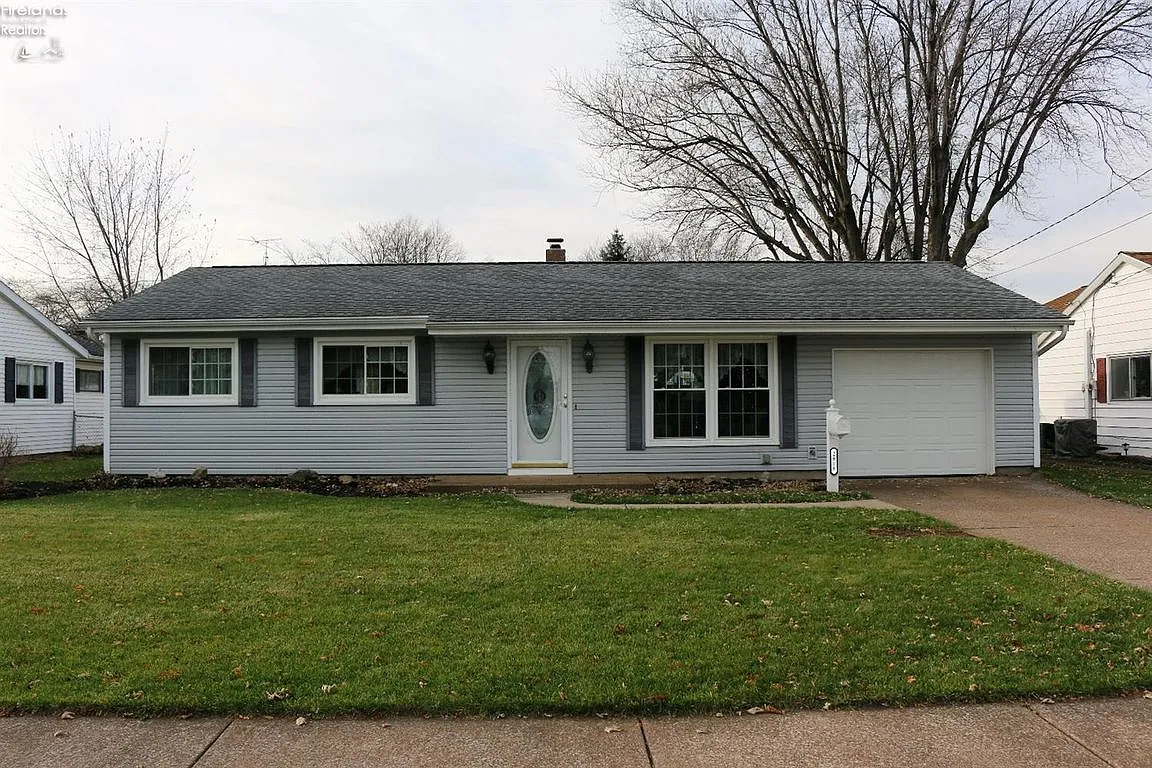 2808 Sunset Ln photo 1