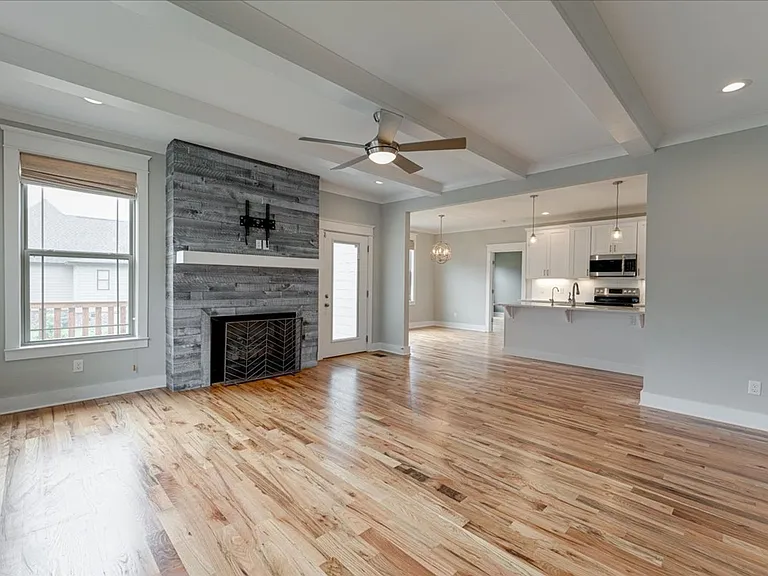 2318 Large Oak Dr — Photo 6
