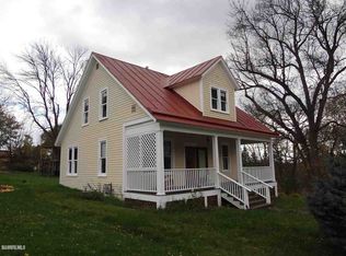 208 S Division St, Galena, IL 61036