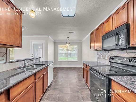 4th image of 104 Burnham Dr
