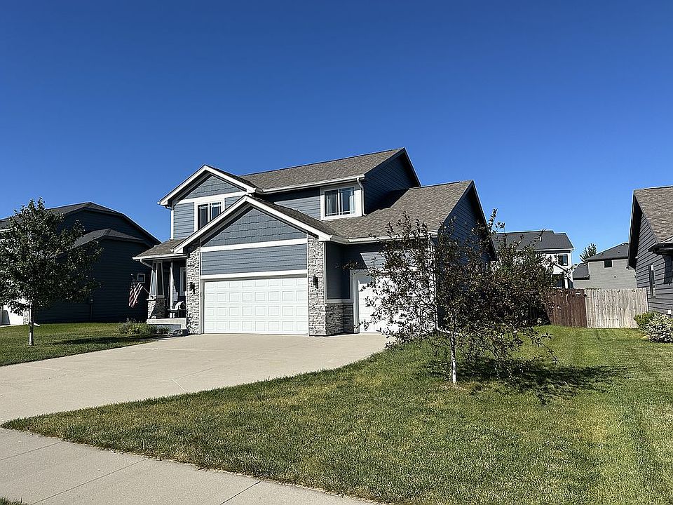 Welcome to 590 NE Wilden Dr