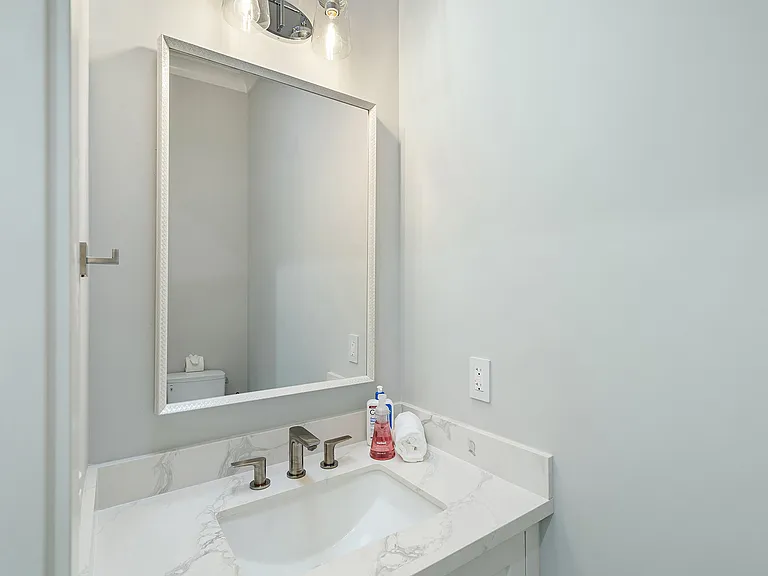 68 Mountain View Ave — Photo 3