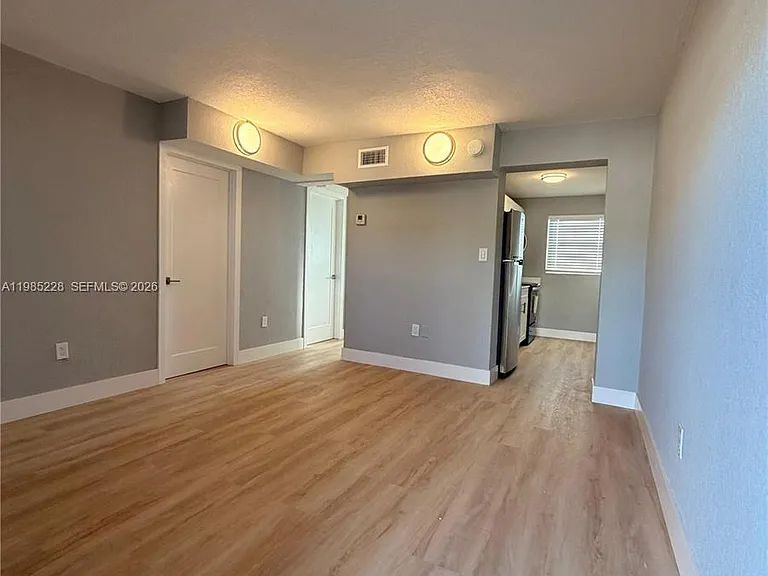 1258 NW 61st St #4 — Photo 5