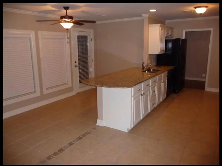 1331 Palmetto Rd — Photo 4