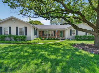 1105 Barcroft Ct, Naperville, IL 60540