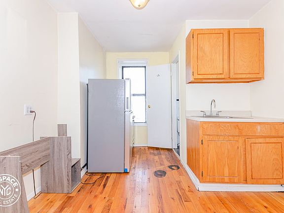 3rd image of 134 Boerum St #4L