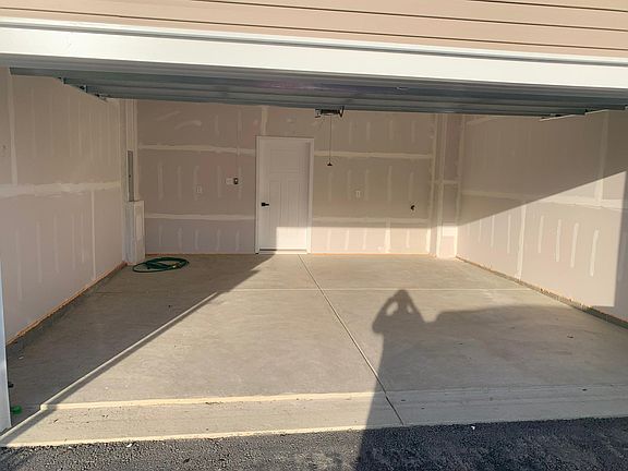 3rd image of 122 Dana Dr