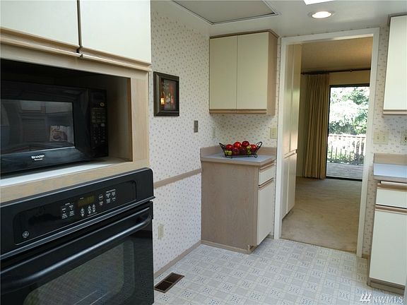 3rd image of 1601 Evergreen Park Ln SW