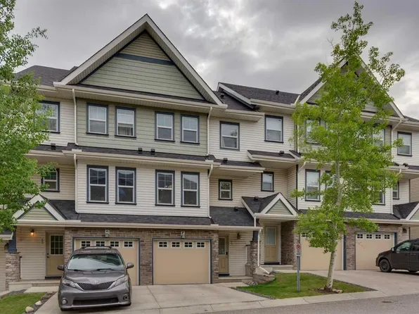 55 W Panatella Rd NW, Calgary, AB T3K 0S7