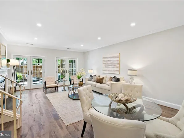 3271 Sutton Pl NW APT D, Washington, DC 20016