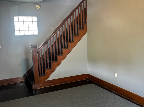 741 Valley Rd, Ambridge, PA 15003