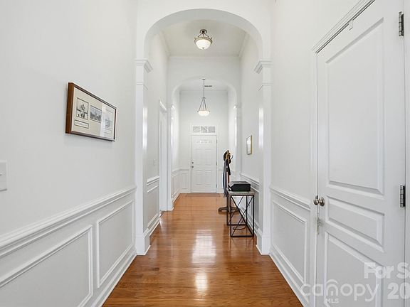 4th image of 1038 Kensrowe Ln