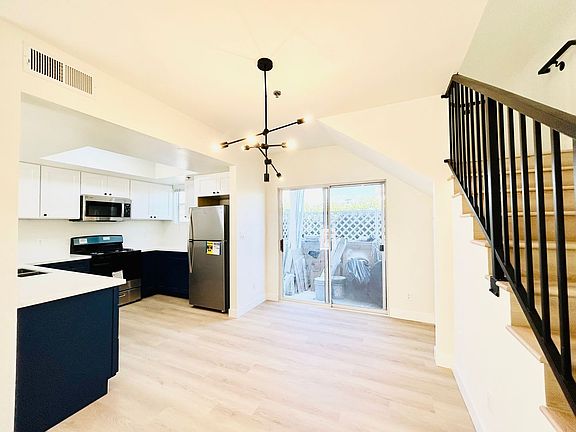 5th image of 3518 Dunn Dr APT 209