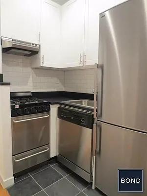 Rented by Bond New York | media 17