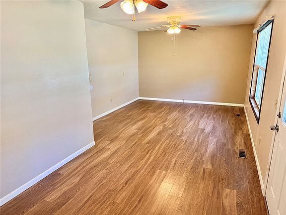 3rd image of 118 Brewer St