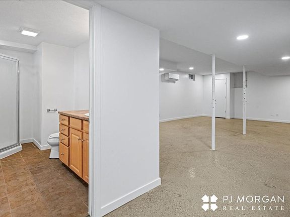 5th image of 3603 Davenport St #2