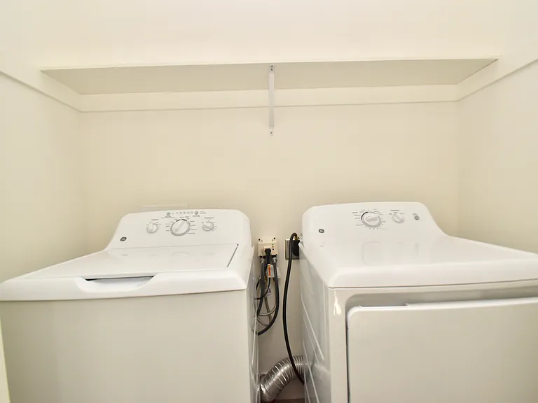 107 G St #208 — Photo 9